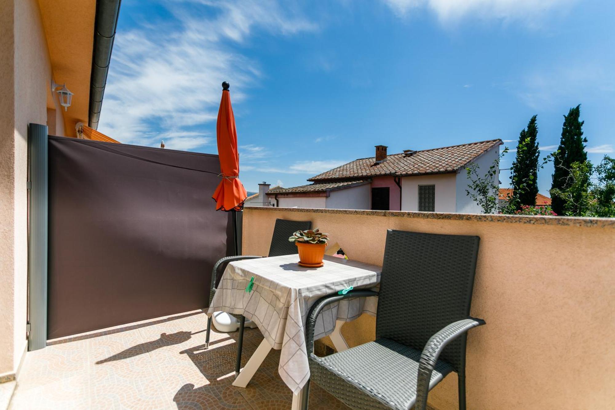 Holiday House Snjezana Krk Town Exterior photo
