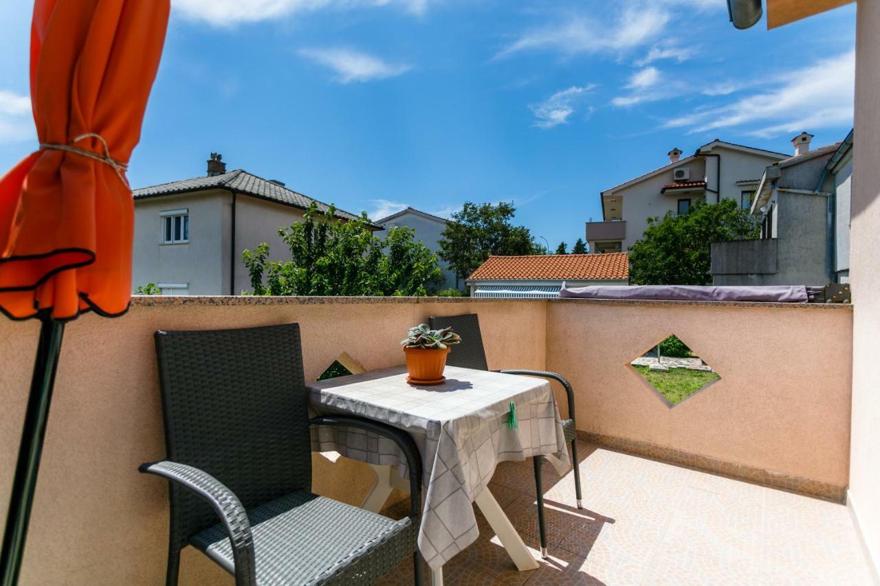 Holiday House Snjezana Krk Town Exterior photo